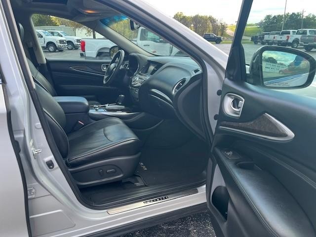 INFINITI JX35 Vehicle Full-screen Gallery Image 14