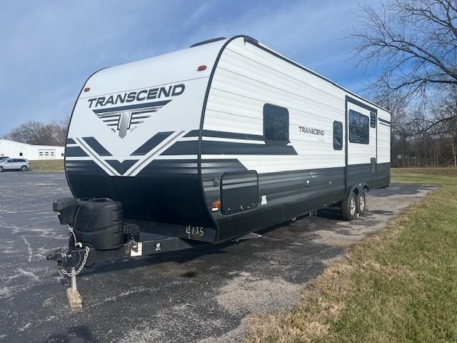 Golden Design Transcend Vehicle Full-screen Gallery Image 02