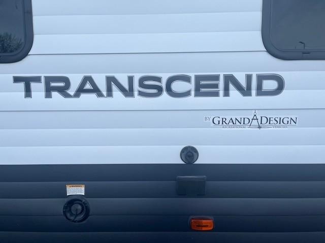 Golden Design Transcend Vehicle Full-screen Gallery Image 06