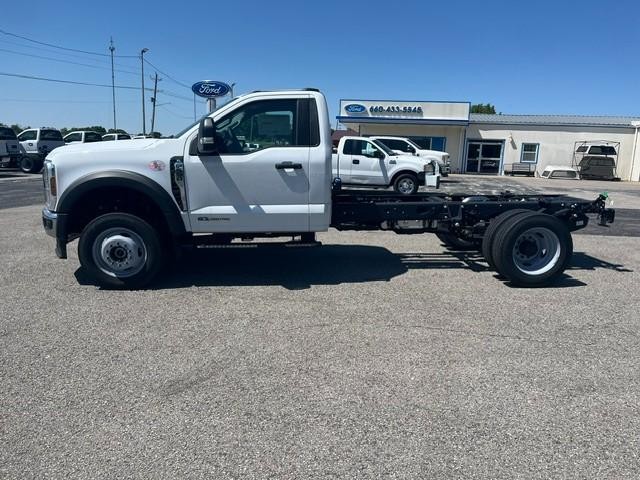 2026 Ford F-550 Super Duty Chassis Cab XL - Photo 2