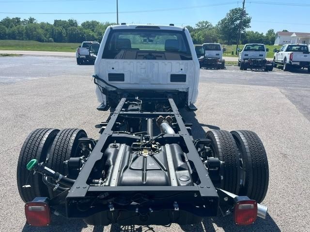 2026 Ford F-550 Super Duty Chassis Cab XL - Photo 4
