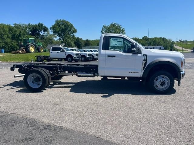 2026 Ford F-550 Super Duty Chassis Cab XL - Photo 6