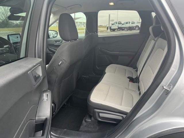 Ford Escape Vehicle Full-screen Gallery Image 09