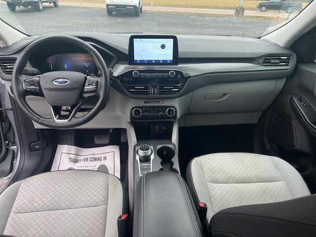 Ford Escape Vehicle Full-screen Gallery Image 10