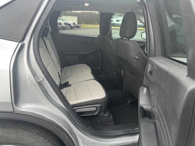 Ford Escape Vehicle Full-screen Gallery Image 13