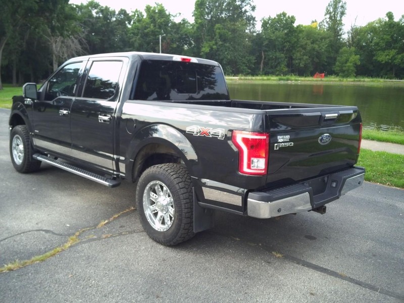 Ford F-150 Vehicle Full-screen Gallery Image 03