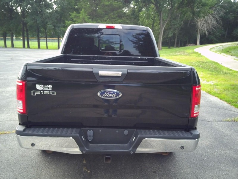 Ford F-150 Vehicle Full-screen Gallery Image 04