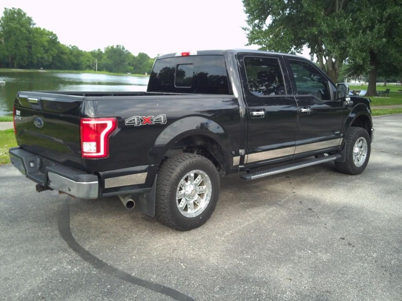 Ford F-150 Vehicle Full-screen Gallery Image 05