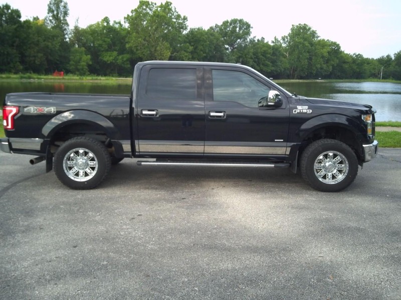 Ford F-150 Vehicle Full-screen Gallery Image 06