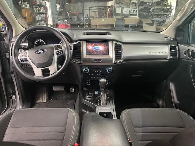Ford Ranger Vehicle Full-screen Gallery Image 11