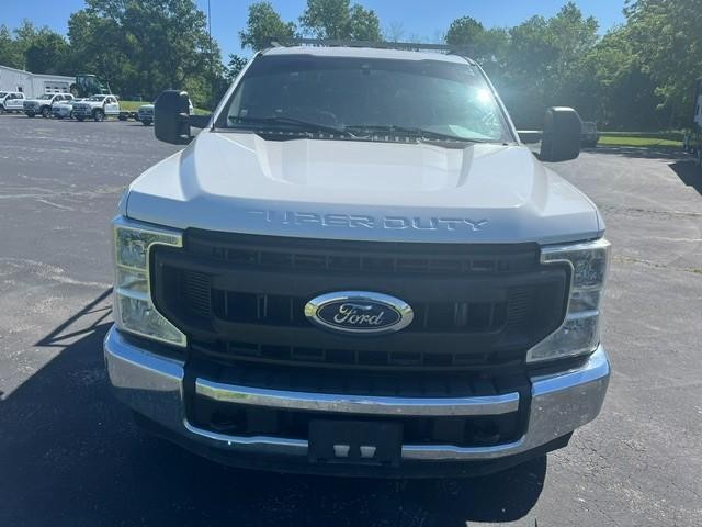 Ford Super Duty F-250 SRW Vehicle Full-screen Gallery Image 08