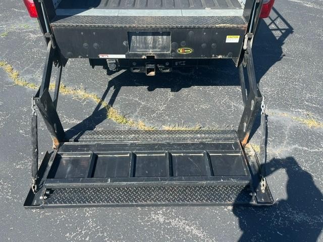 Ford Super Duty F-250 SRW Vehicle Full-screen Gallery Image 10