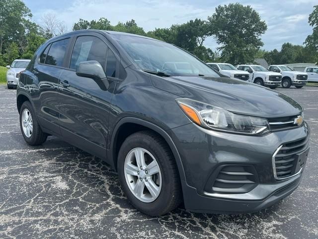 Chevrolet TRAX LS Vehicle Full-screen Gallery Image 15