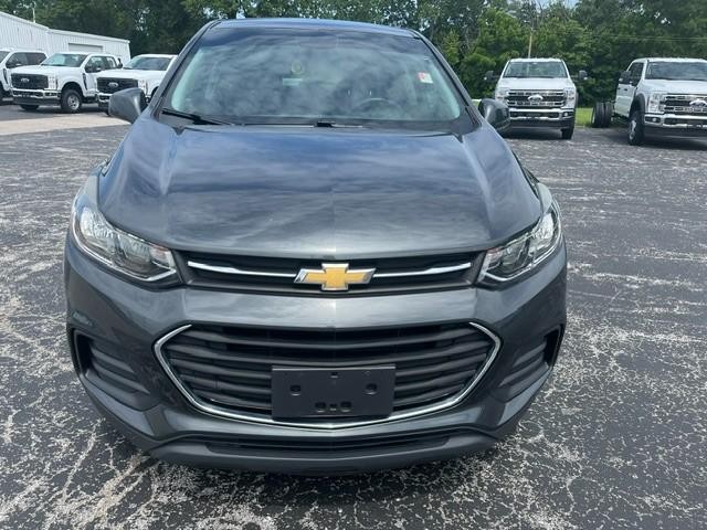 Chevrolet TRAX LS Vehicle Full-screen Gallery Image 16