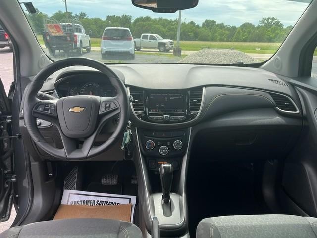 Chevrolet TRAX LS Vehicle Full-screen Gallery Image 19