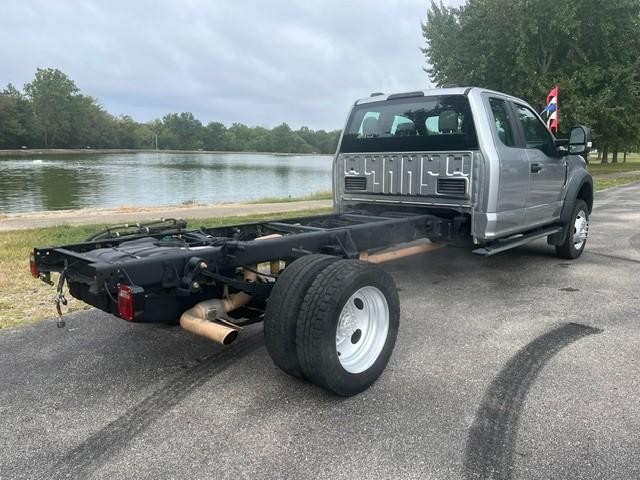 Ford Super Duty F-450 DRW Vehicle Full-screen Gallery Image 05