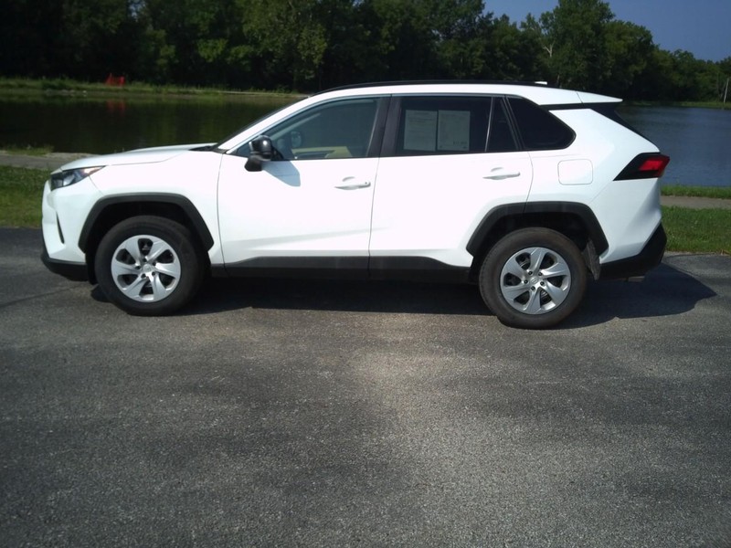 Toyota RAV4 LE Vehicle Full-screen Gallery Image 02
