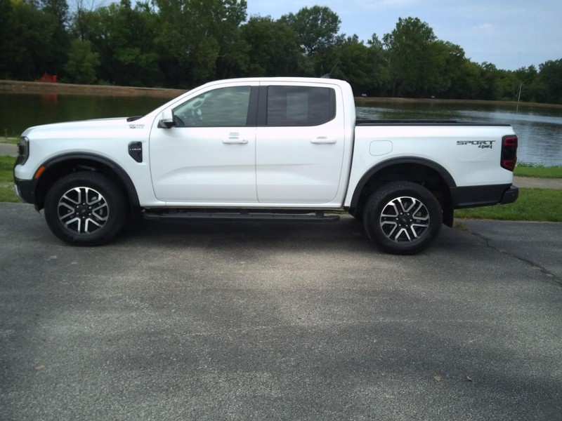 Ford Ranger Vehicle Full-screen Gallery Image 02