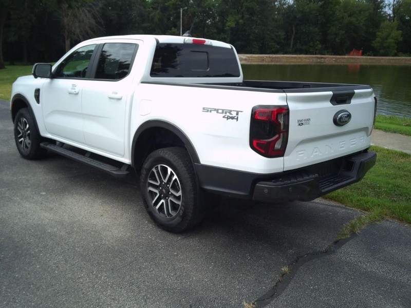 Ford Ranger Vehicle Full-screen Gallery Image 03