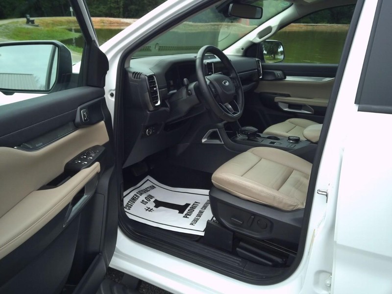 Ford Ranger Vehicle Full-screen Gallery Image 09