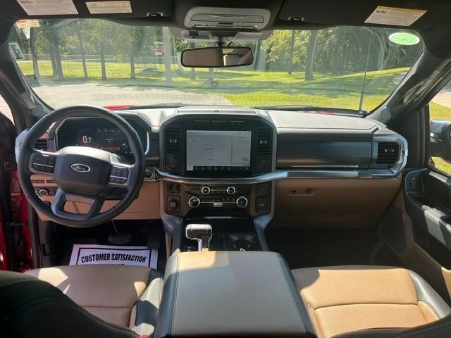 Ford F-150 Vehicle Full-screen Gallery Image 12
