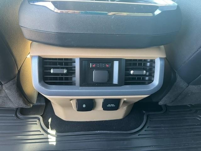 Ford F-150 Vehicle Full-screen Gallery Image 13