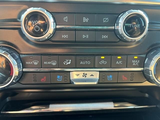 Ford F-150 Vehicle Full-screen Gallery Image 14