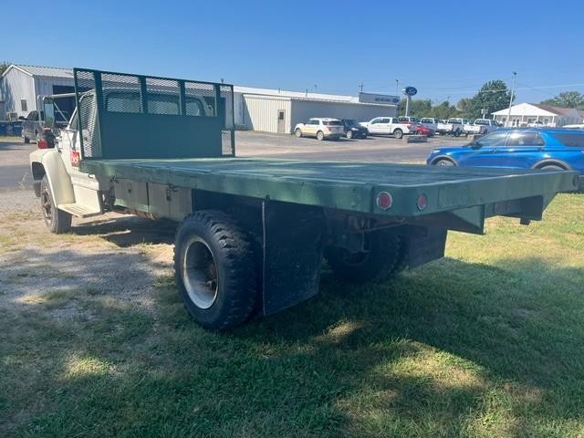 Ford F700 Vehicle Full-screen Gallery Image 02