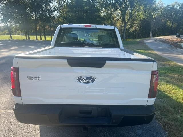Ford F-150 Vehicle Full-screen Gallery Image 04