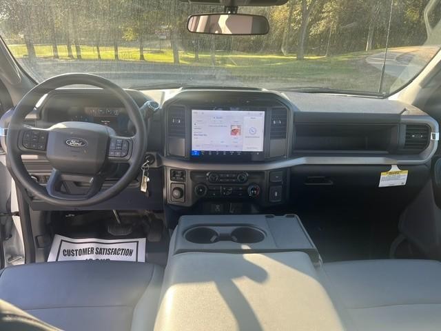 Ford F-150 Vehicle Full-screen Gallery Image 11
