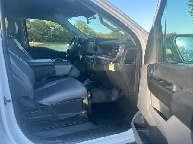 Ford F-150 Vehicle Full-screen Gallery Image 12