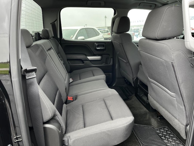 2018 Chevrolet Silverado 1500 4WD LT w/2LT Crew Cab photo