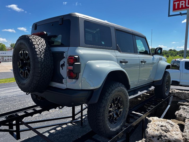 Ford Bronco Vehicle Image 03