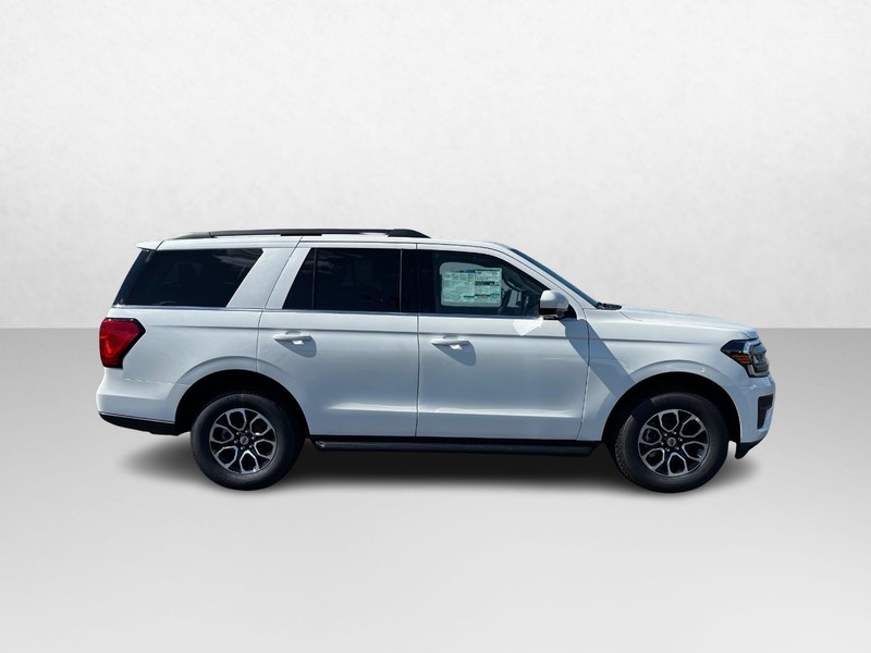 Ford Expedition Vehicle Image 02