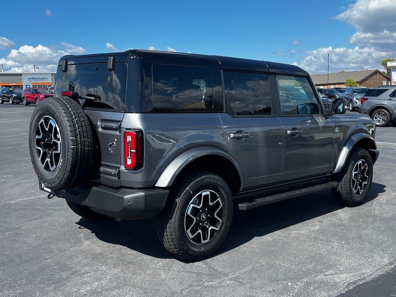 Ford Bronco Vehicle Image 03