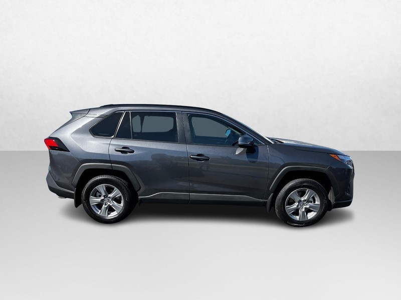 Toyota RAV4 Vehicle Image 02