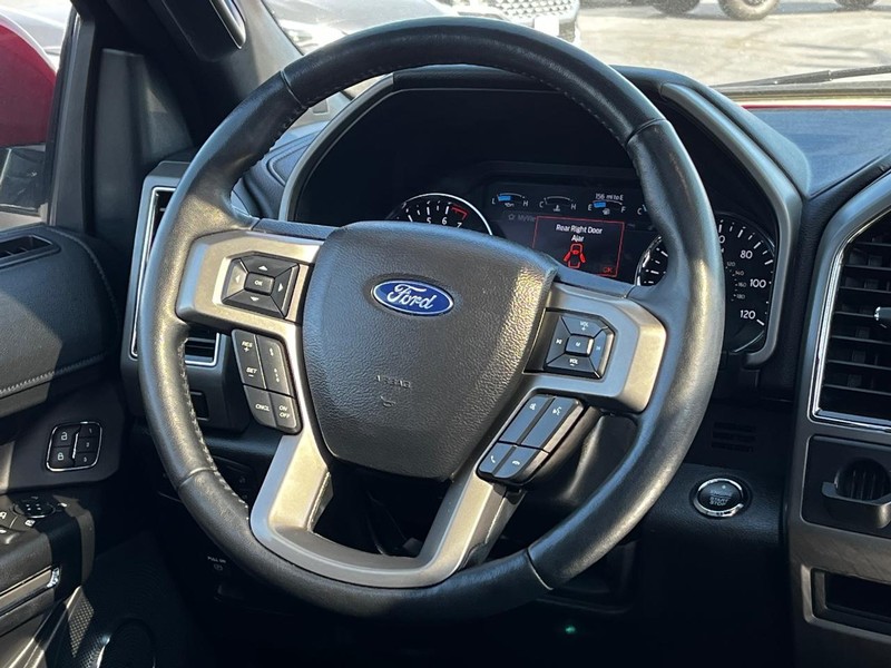 Ford Expedition Vehicle Image 15