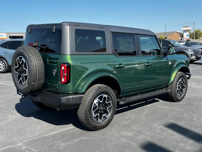 Ford Bronco Vehicle Image 03