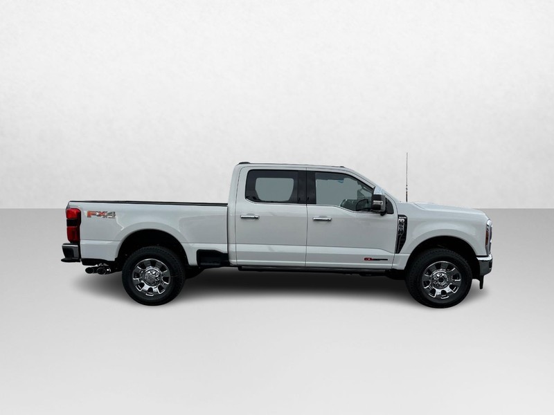 Ford Super Duty F-350 SRW Vehicle Image 02