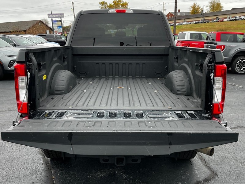 Ford Super Duty F-250 SRW Vehicle Image 05