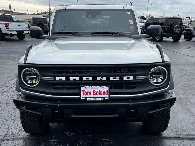 Ford Bronco Vehicle Image 09