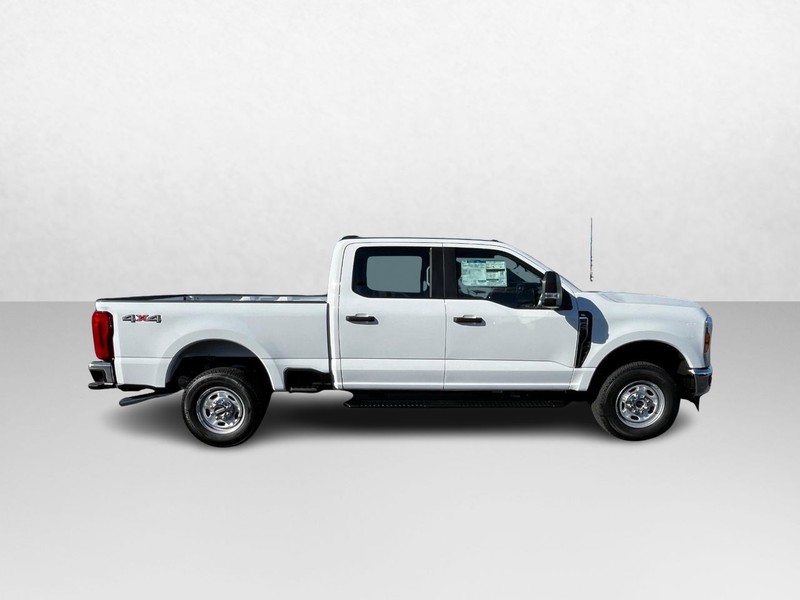 Ford Super Duty F-250 SRW Vehicle Image 02