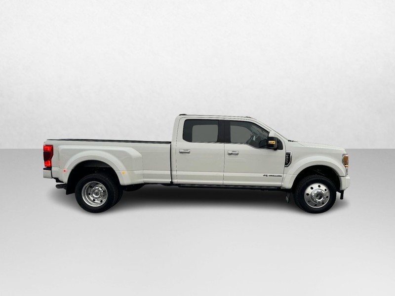 Ford Super Duty F-450 DRW Vehicle Image 02