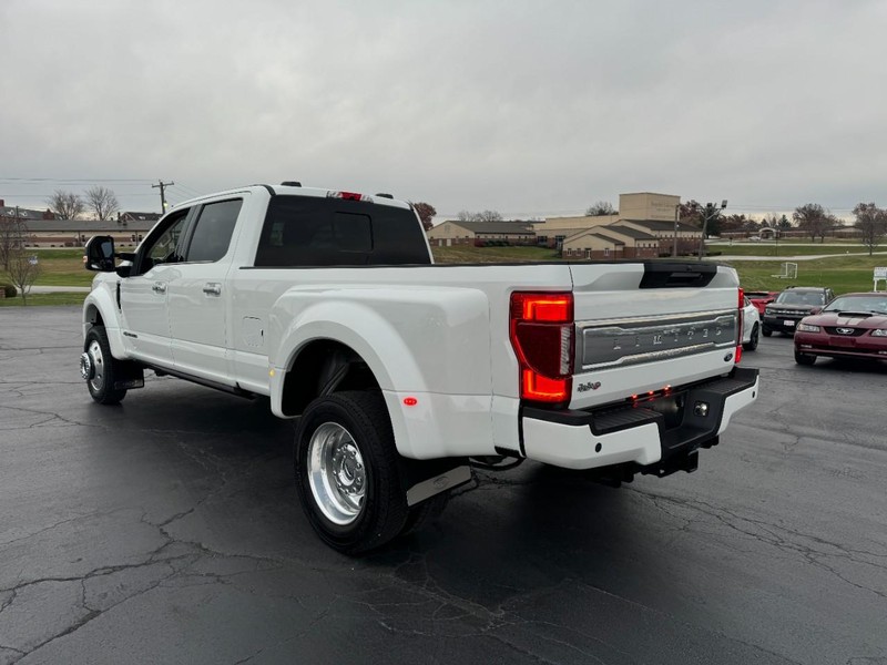 Ford Super Duty F-450 DRW Vehicle Image 06