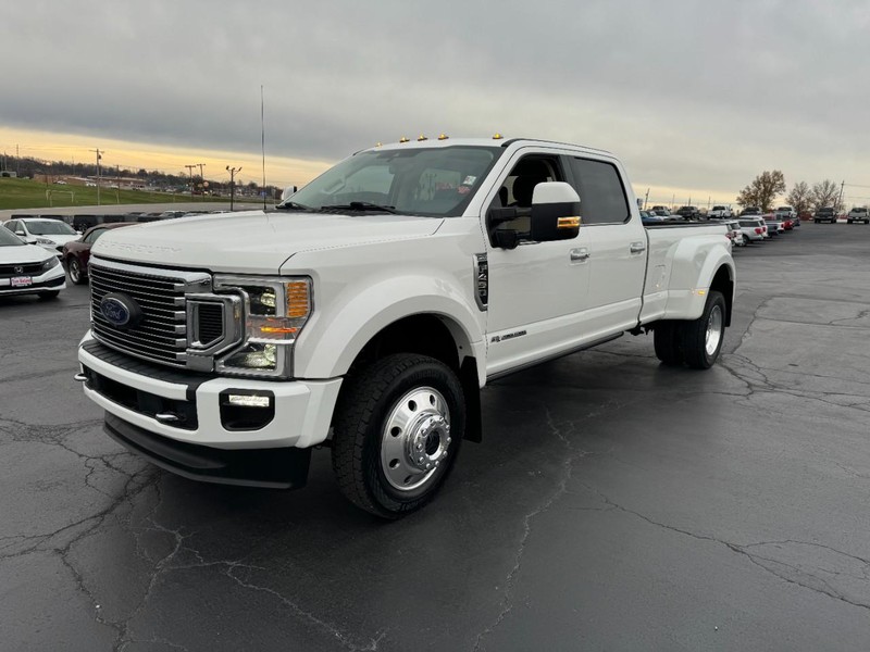 Ford Super Duty F-450 DRW Vehicle Image 08