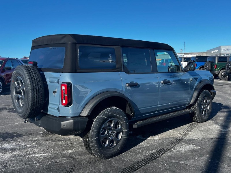 Ford Bronco Vehicle Image 03