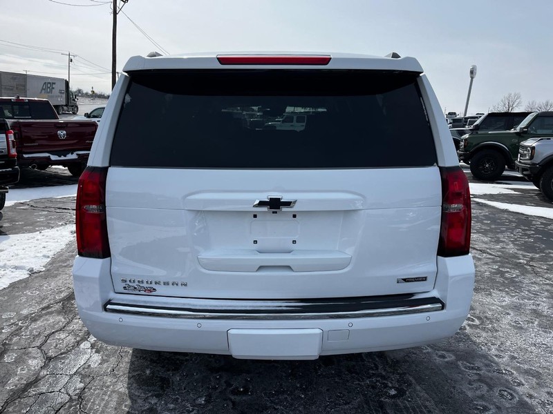 Chevrolet Suburban Vehicle Image 04