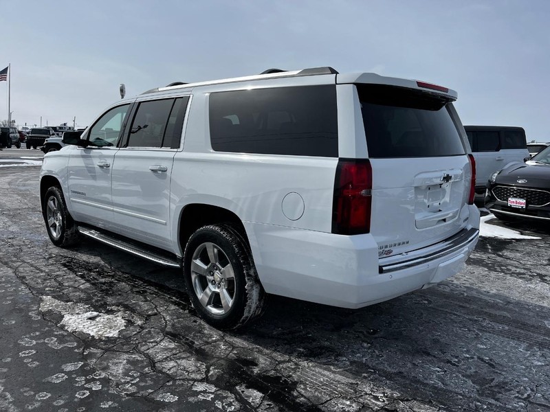 Chevrolet Suburban Vehicle Image 06