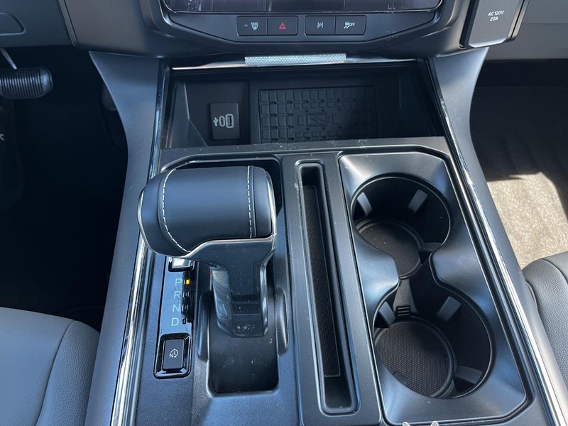 Ford F-150 Lightning Vehicle Image 13