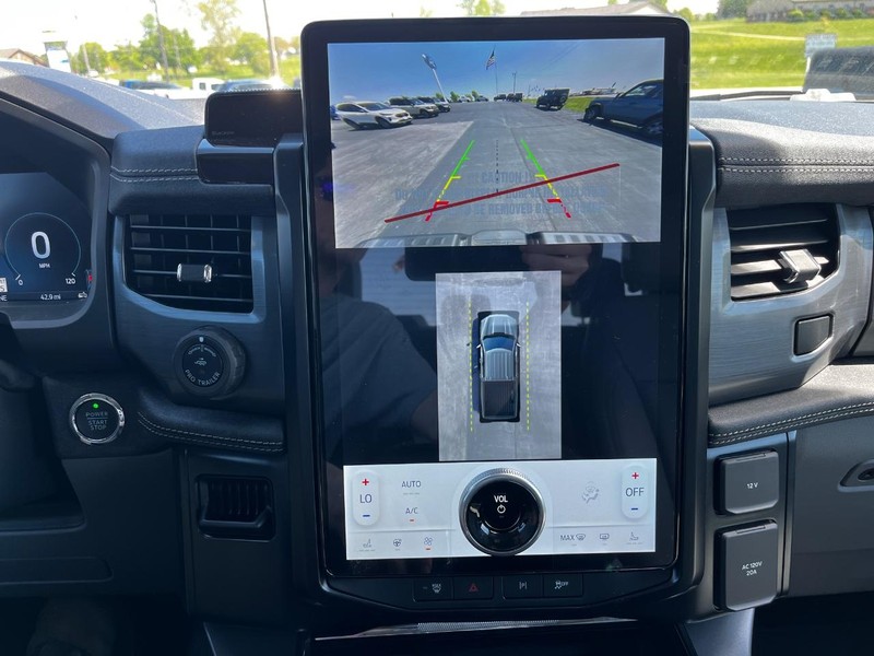 Ford F-150 Lightning Vehicle Image 15